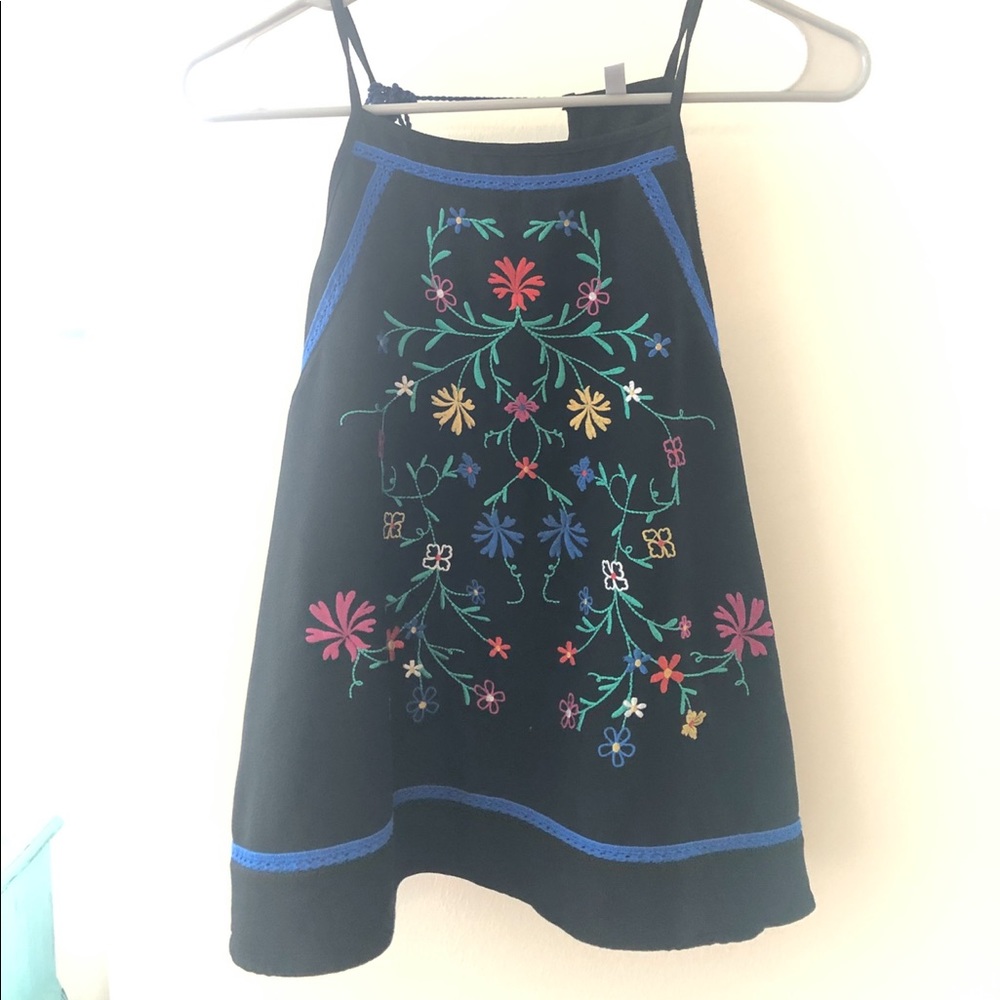 Tops - Picture 2 of 8